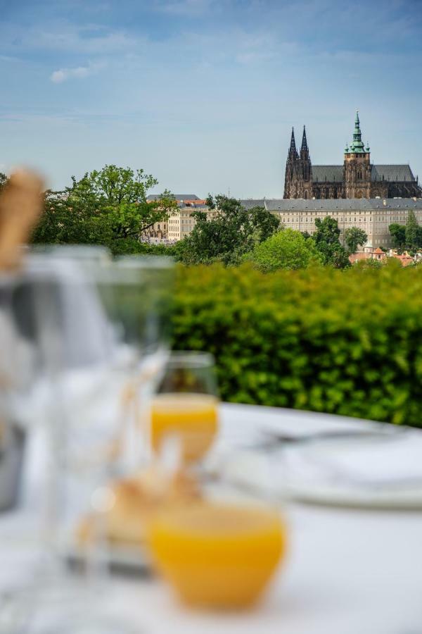 Nebozizek A Restaurant Lägenhet Prag