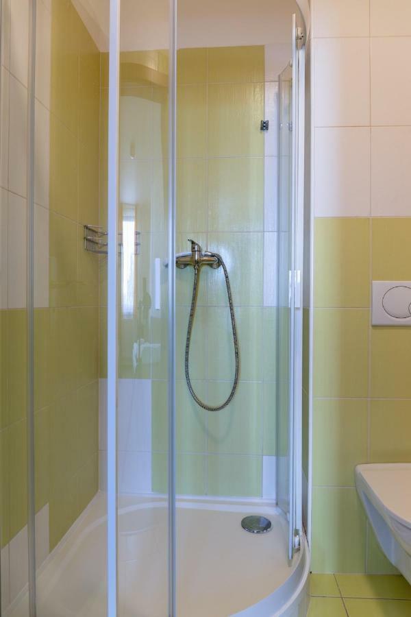 Kanárek 3* Prag