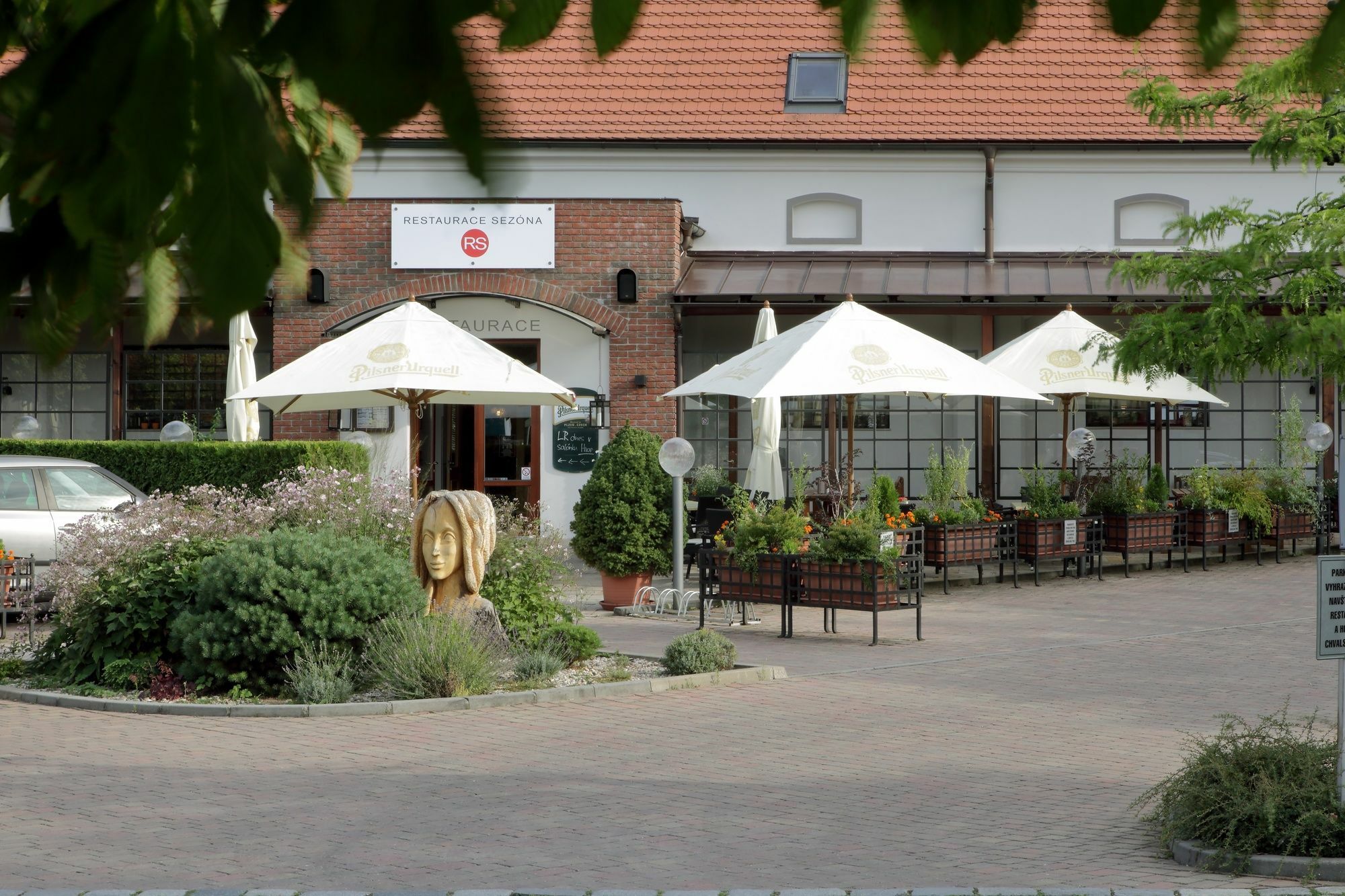 Chvalska Tvrz Hotel 3*