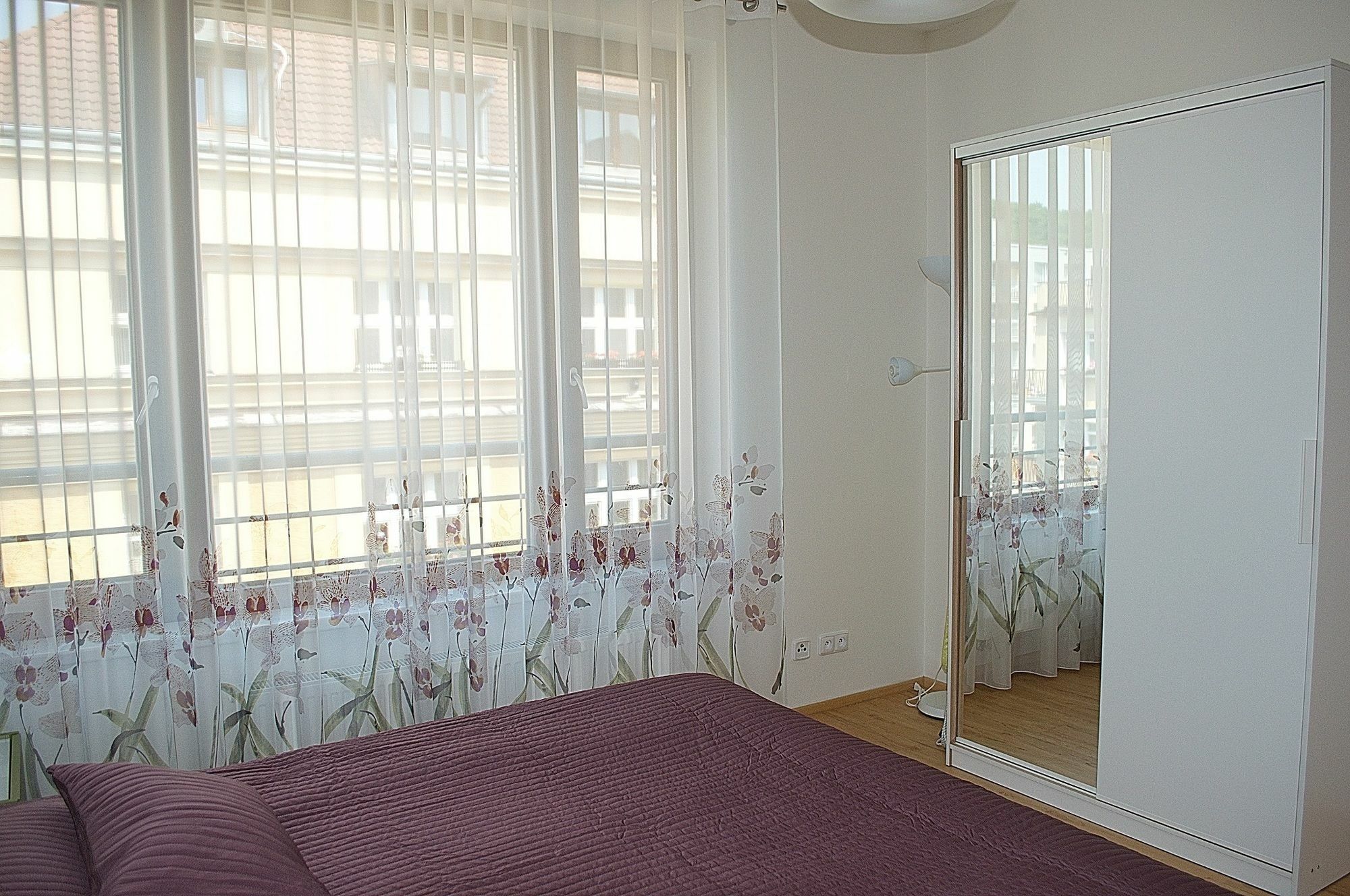 Bright Spacious *