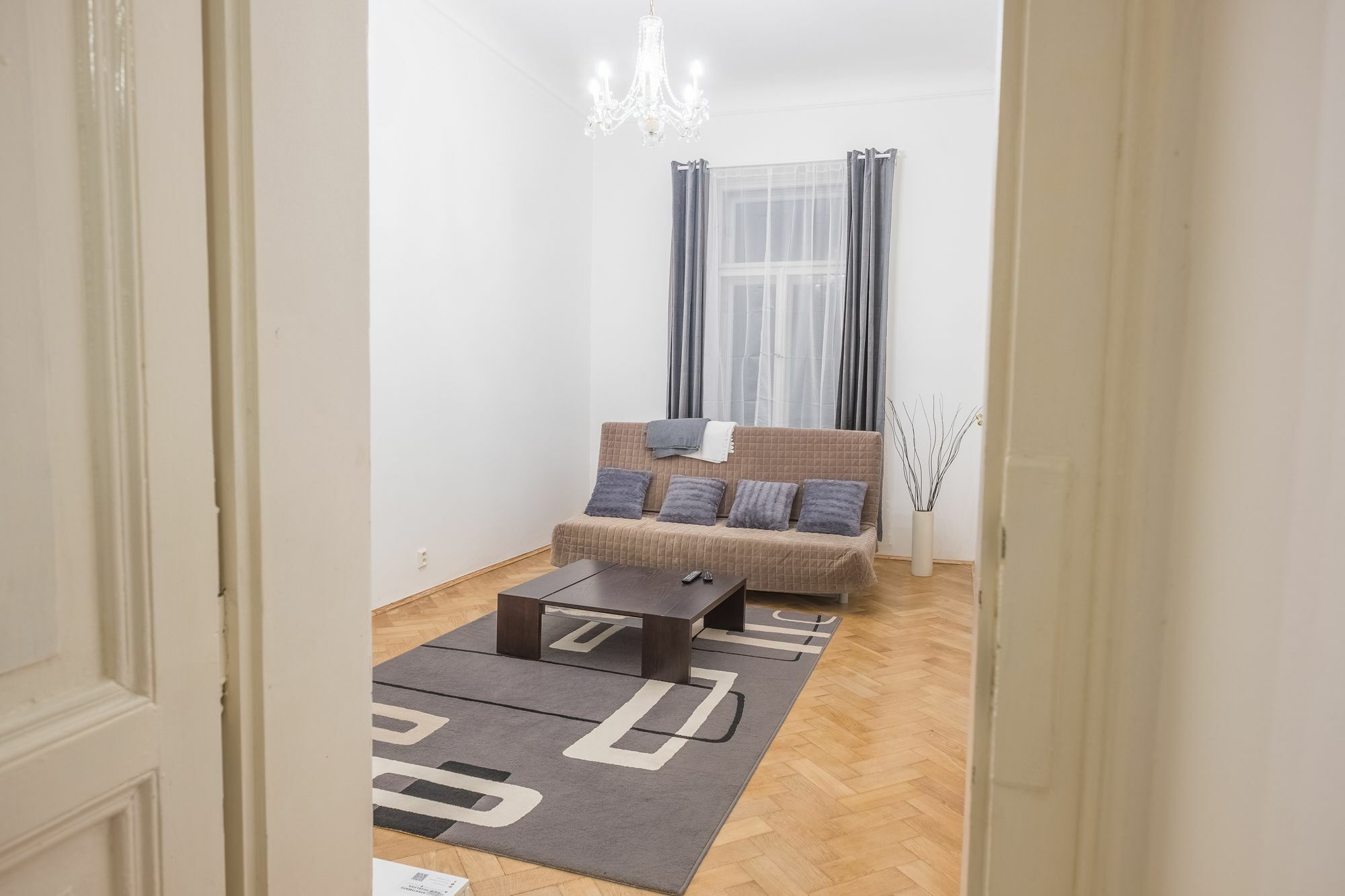 Resslova By The Dancing House Apartment