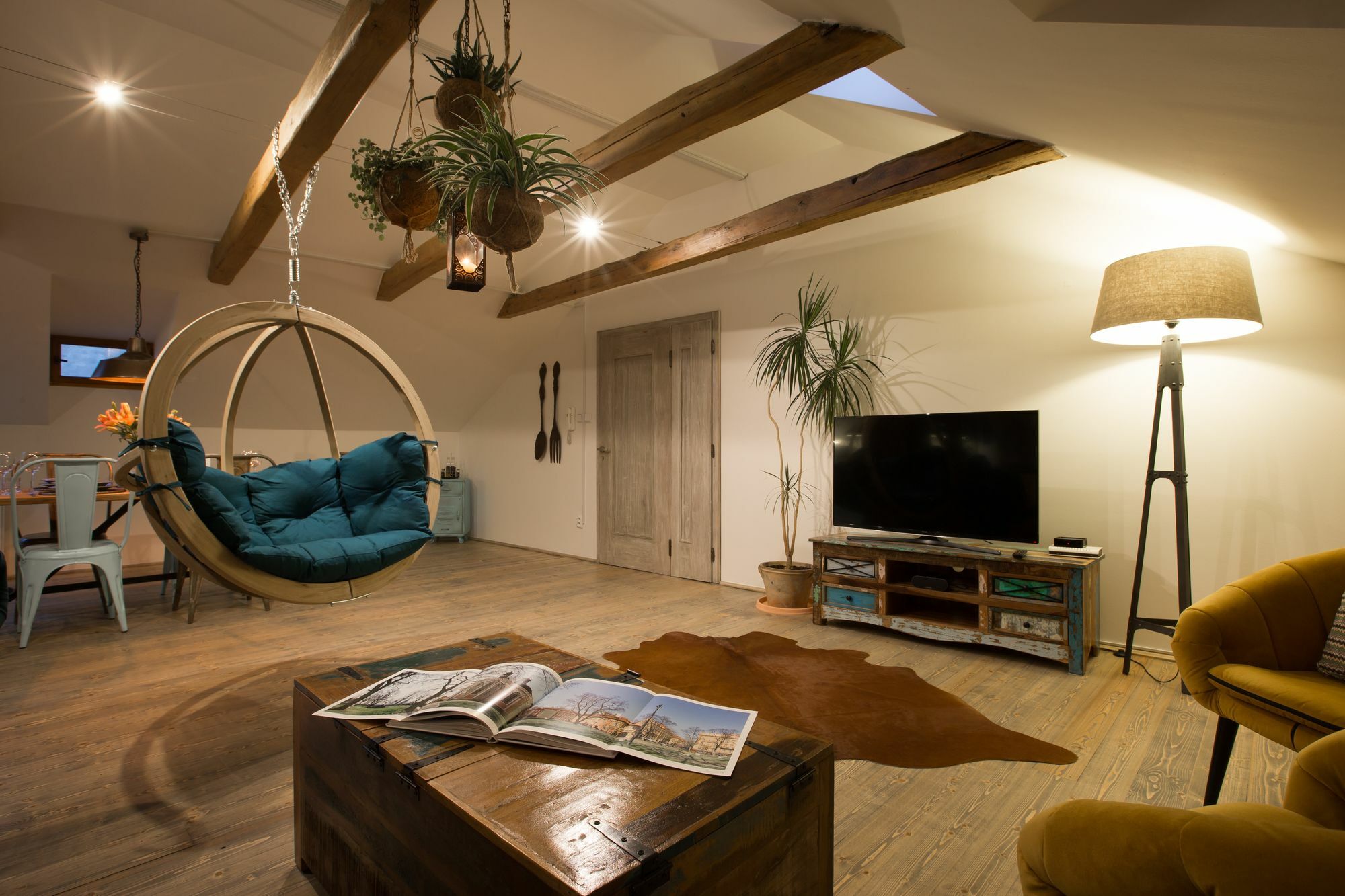 Lejlighed Gigantic Boho Chic 3 Bedroom 3 Bathroom Loft With Hanging Chair