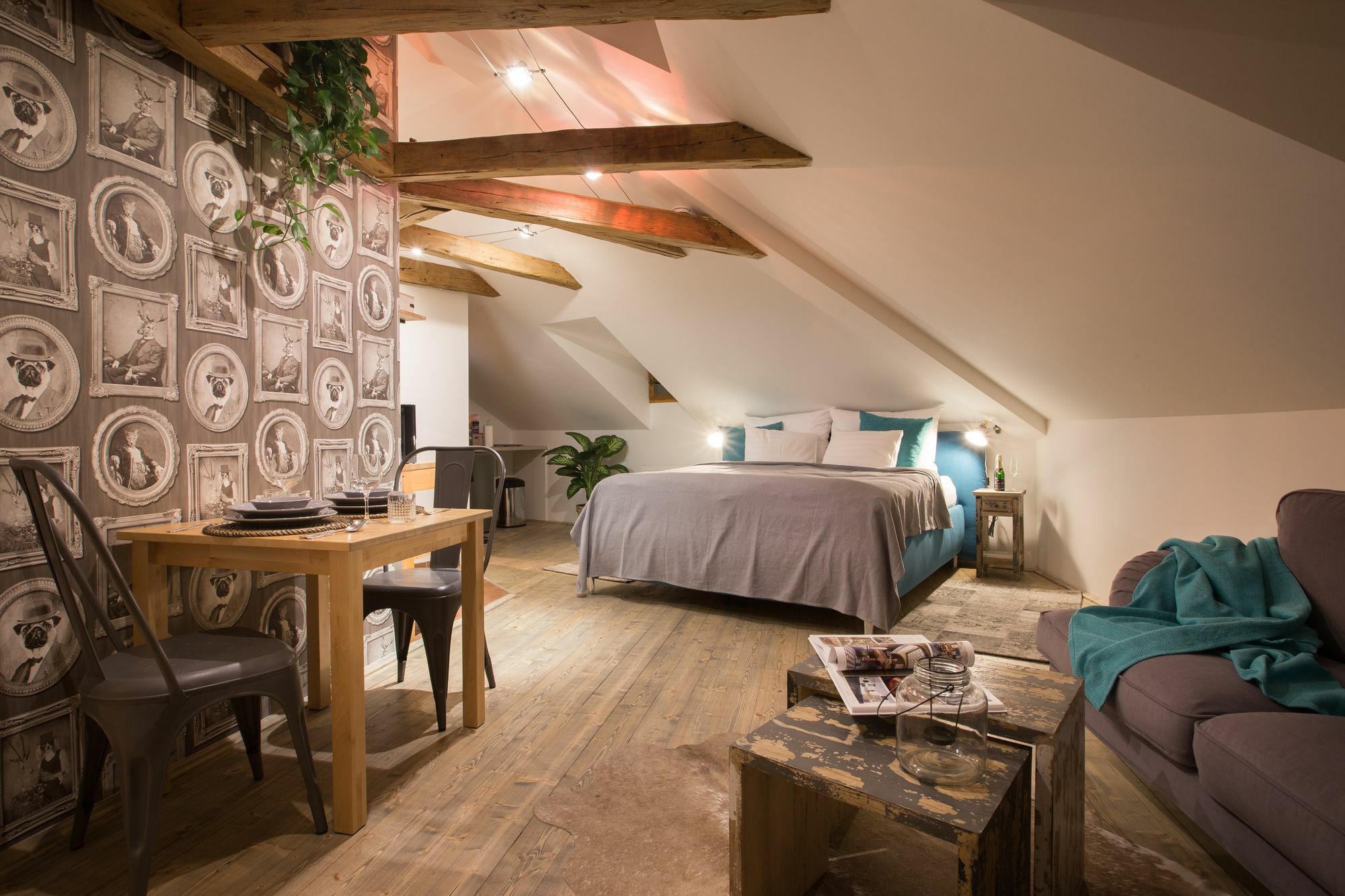Gigantic Boho Chic 3 Bedroom 3 Bathroom Loft With Hanging Chair *
