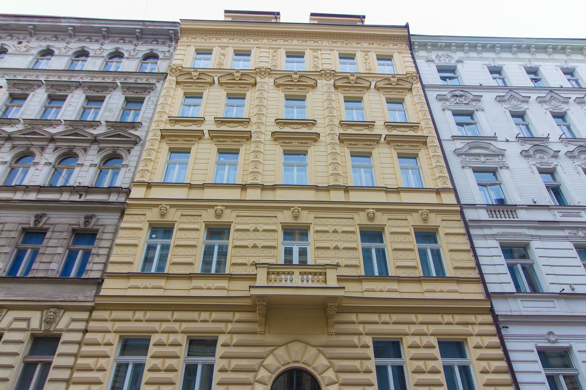 Apartment Balcony 10min From Historic Center Prag