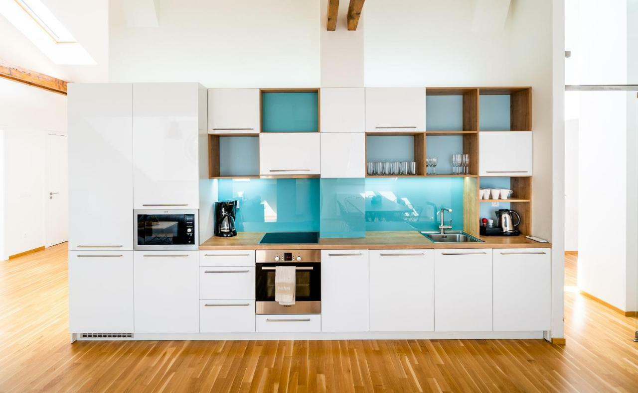 5br+3.5bt Wilson Apt. Apartment