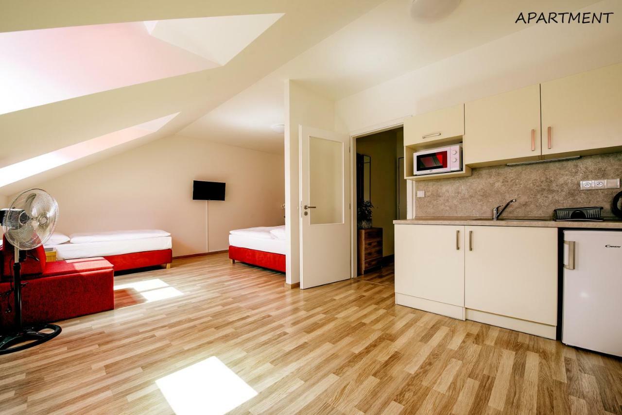 Otakar 3* Praha