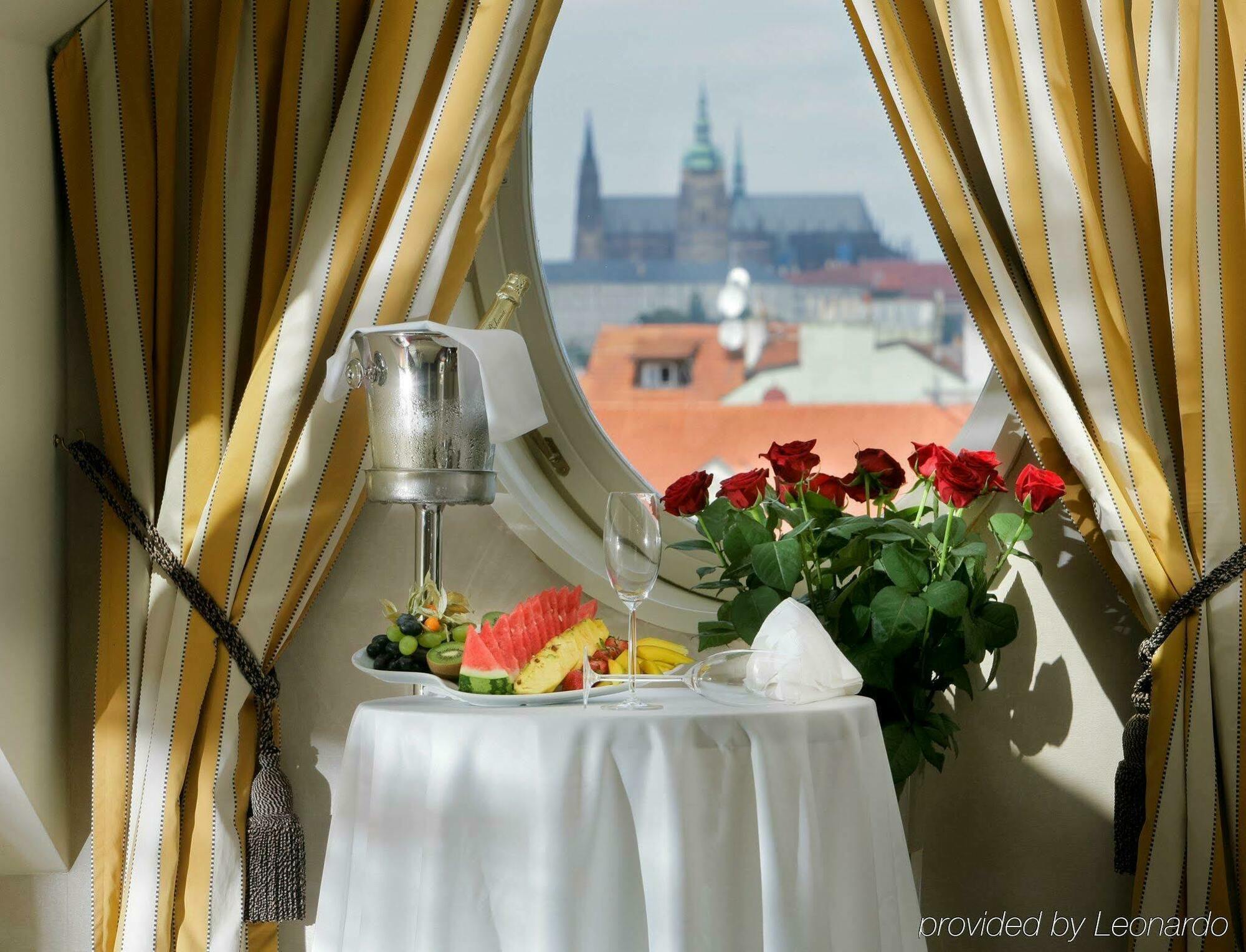 Mamaison Riverside Hotell 5*