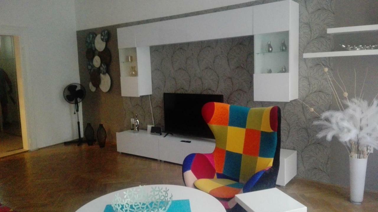 Jakubska 676 *