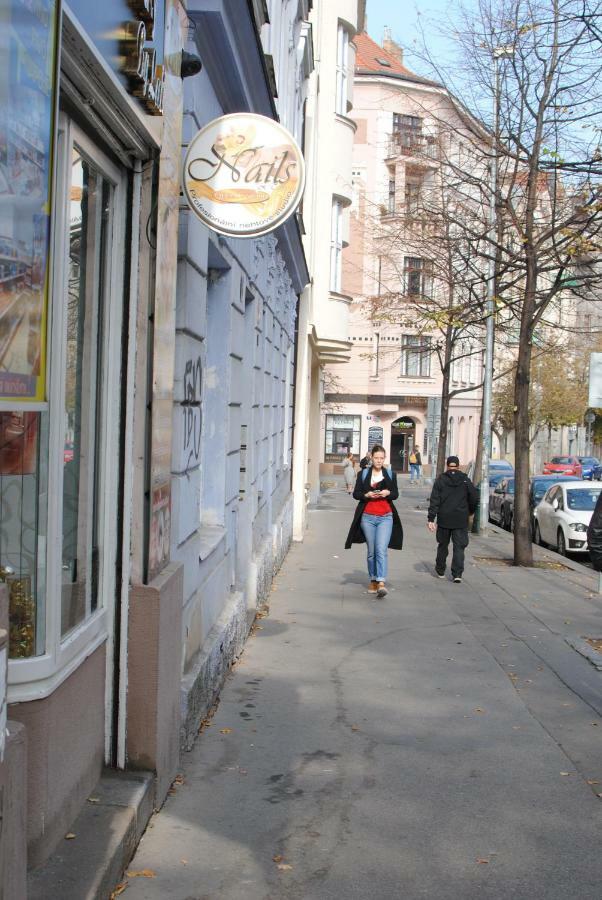 7 Bubenecska * Prag