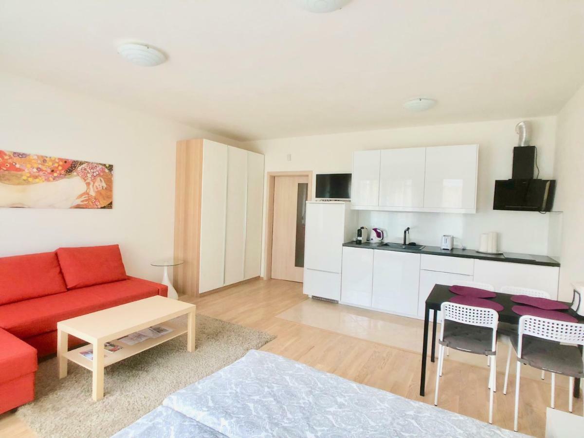 Art Garden Towers Apartment *