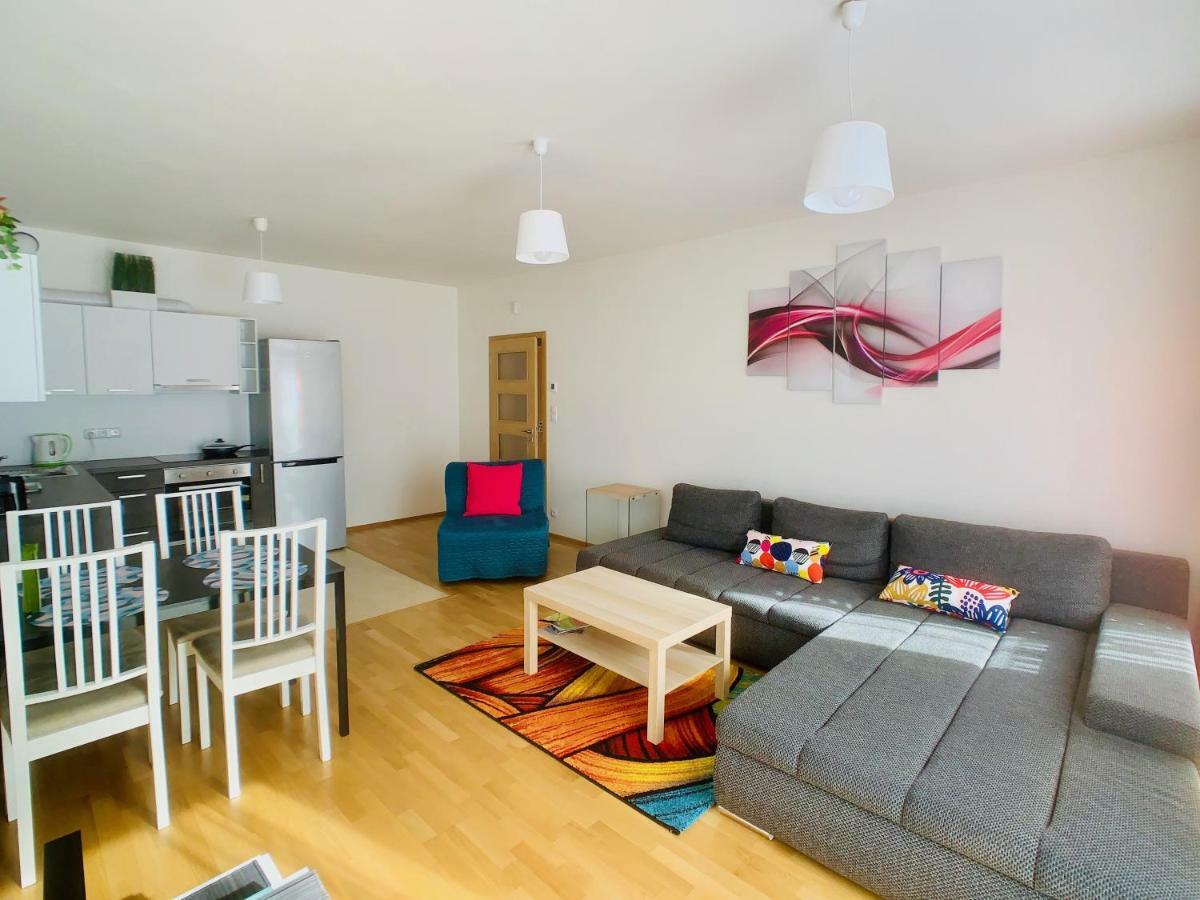 Art Garden Towers Apartment Prag