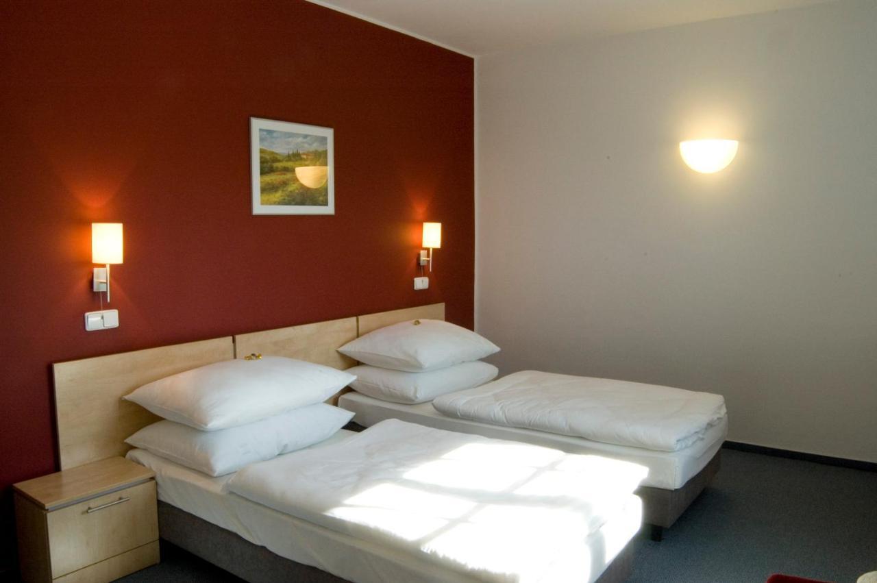 Hotell Chvalska Tvrz Prag