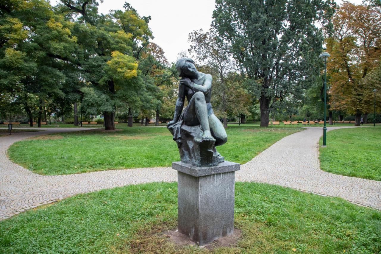 Lägenhet Park Karlin