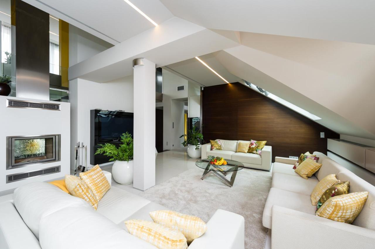Empirent Rooftop Collection * Prag