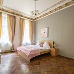 For Celebrations Spacious 3Bdr Apartment With Balcony