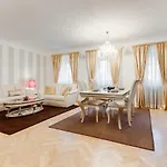 Charles Bridge Royal Apartments - Castle District