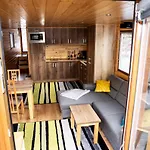 Houseboat Bonanza Prague