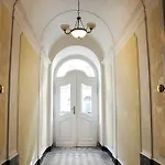 Quiet Apartment In A Short Distance From The City