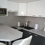 Quiet Apartment In A Short Distance From The City