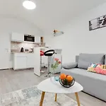 Private Studio By Prague Hosts