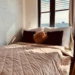 White Pearl Studio With Parking In Holesovice