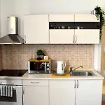 Romantic Bijou Apartment Near Old Town!