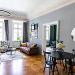New Stylish 3 Suites Bedrooms Apt In Mala Strana - N2Nd