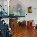 Modern Apartment With Terrace And Air Conditioning