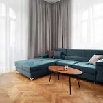 Helen Homestay Prague Palmovka