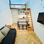 Cozy Design Homestay With Terrace