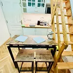 Cozy Design Homestay With Terrace