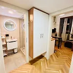Cozy Design Homestay With Terrace