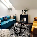 Spacious Flat & Parking Possibility, 3 Stops To Wenceslav Square