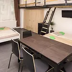 Flying Bed Apartment Uralská by Multi Flat Hotel Prague