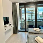 The Peony Apartment In Smichov, Prague 5