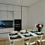 The Peony Apartment In Smichov, Prague 5