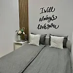 The Peony Apartment In Smichov, Prague 5