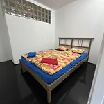 Spacious Karlin Lofty Apartment