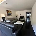 Spacious Karlin Lofty Apartment