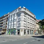 Oasis Apartments At Charles Square