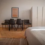 One Bedroom Apartment Close To Prague Castle