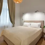 Holeckova Apartments