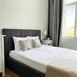 Apartman Namesti Miru