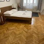 V Kolkovne - Old Town Residence