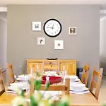 Vida Prostorny 220 M2 3Br Apartman S Krbem A Zahradou, Idealni Pro Rodiny