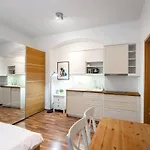 Beautiful Cozy Studio Gem Near Old Town