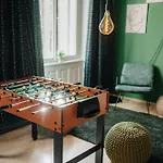 Cinema Apartment Billiard & Foosball - City Centre
