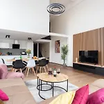 2-Level Apartments On Krizikova Near The Metro
