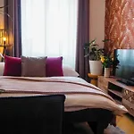 Rasinovo Nabrezi - Riverside Residence