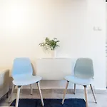 Cozy Private Apartment In The City Center